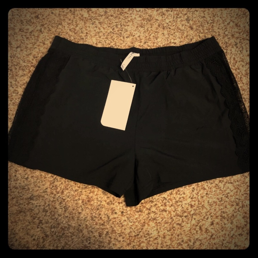 Fabletics Cynthia Lacey Layer Shorts